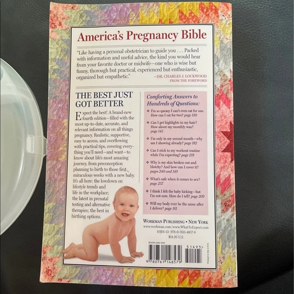 Breastfeeding gear and book - Picture 3 of 8